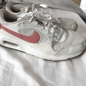 Nike Women's White and Pink Athletic Sneakers 8